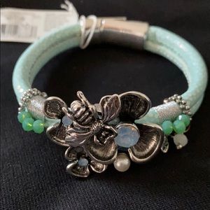Beautiful Bracelet by Laura Janelle 🤗
